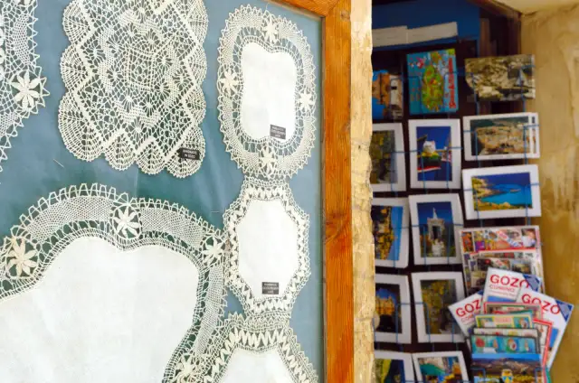 Jakie pamiątki przywieźć z Malty? Odkryj unikalne skarby!