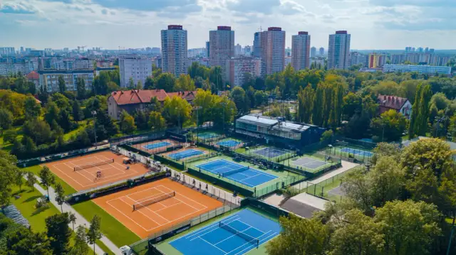 Korty tenisowe w Rzeszowie: Najlepsze lokalizacje i ceny wynajmu