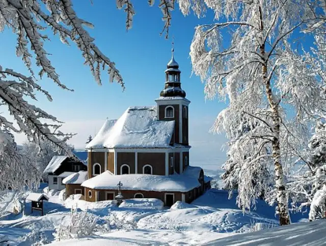 Sanktuarium Maria Śnieżna – historia, znaczenie i praktyczne informacje dla pielgrzymów
