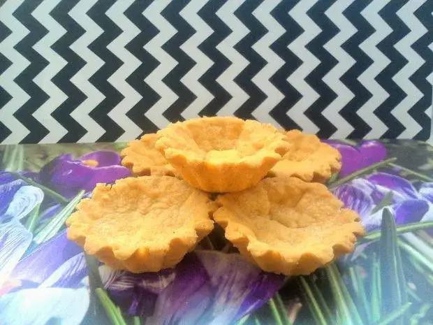 Korpusy na babeczki: Jak przygotować idealne kruche podstawy