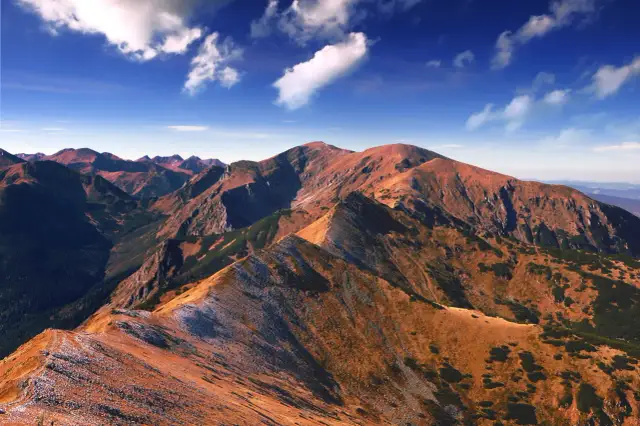Czerwone Wierchy w Tatrach: piękno gór i trasy, które musisz poznać