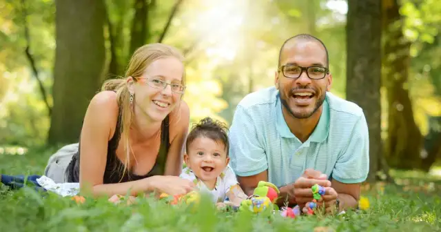 Kto może adoptować dziecko? Sprawdź wymagania i warunki adopcji