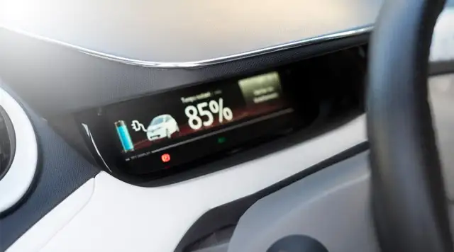 Jak długo ładować samochód elektryczny? Czas ładowania i porady