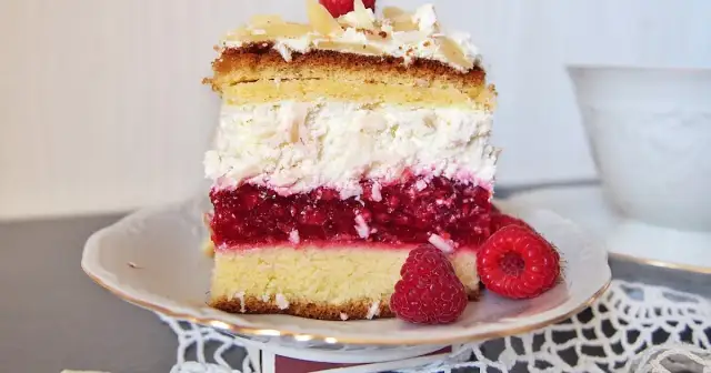 Gdzie kupić Raffaello malinowe? Sprawdź najlepsze oferty i ceny