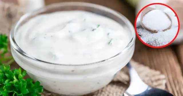 Jak zrobić sos czosnkowy jak z restauracji - idealny przepis w domu