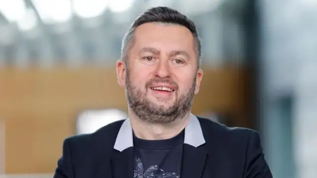 Ile zarabia prowadzący koło fortuny? Zaskakujące fakty o wynagrodzeniach