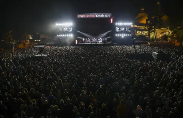 Ile trwa koncert Męskie Granie? Sprawdź pełny harmonogram i atrakcje.