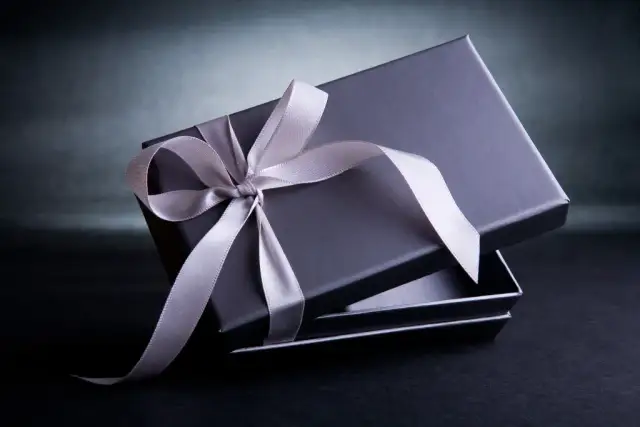 Jak zapakować prezent w balon, aby zaskoczyć bliskich i zaimponować