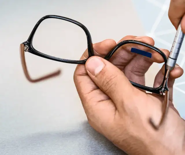 Jak zwęzić okulary plastikowe - proste sposoby na idealne dopasowanie