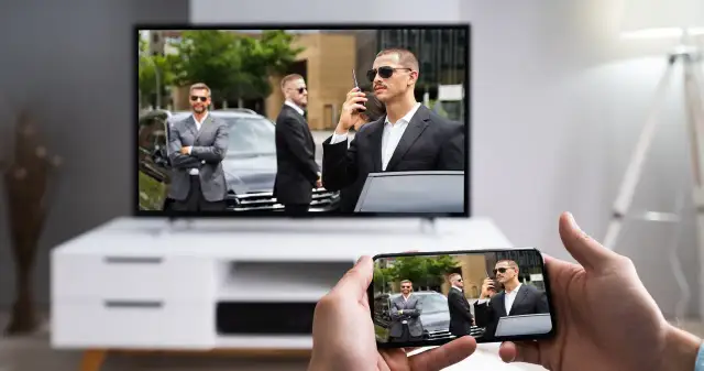 Czy można połączyć telefon z telewizorem? Oto proste metody i porady