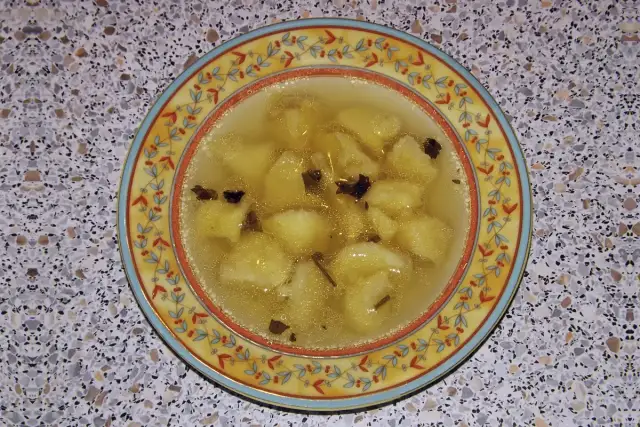 Rosół z ziemniakami – odkryj jego fascynujące pochodzenie i tradycje