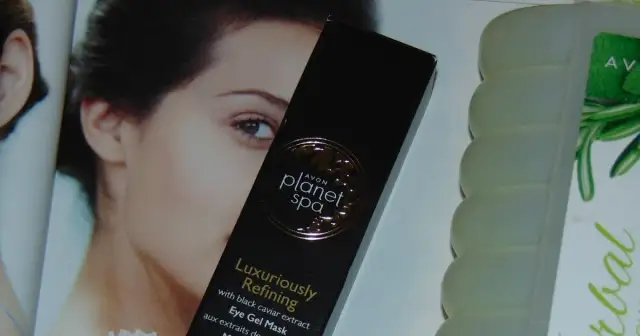 Rewitalizujący żel pod oczy Avon – skuteczna pielęgnacja bez zmarszczek