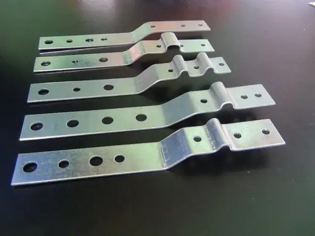 Kotwy montażowe do okien drewnianych – jak zapewnić stabilność i izolację?