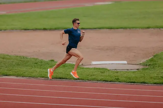 Jak biegać szybciej na 3 km i uniknąć frustracji w treningu