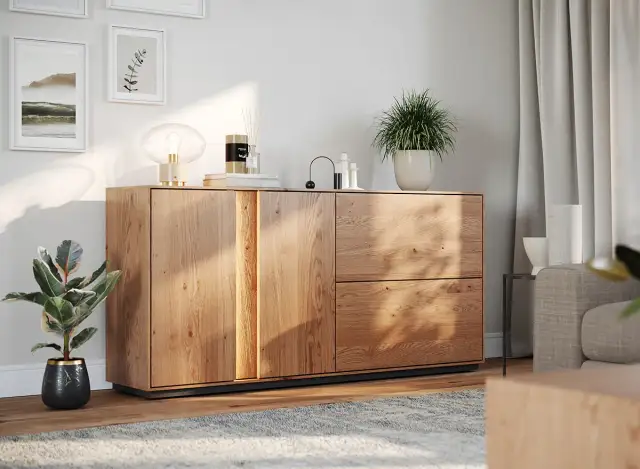 Jakie aranżacje co postawić na komodzie w salonie, by zachwycały?