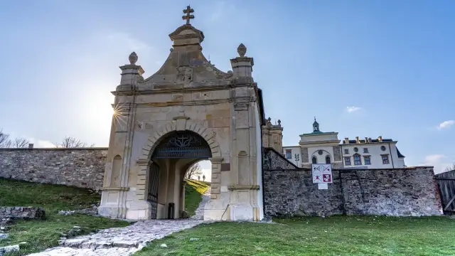 Łysa Góra atrakcje - co warto zobaczyć i przeżyć na szczycie