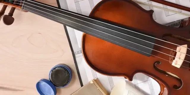 Kalafonia do skrzypiec - wszystko co musisz wiedzieć przed zakupem