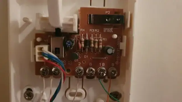 Jak naprawić domofon w bloku: 5 prostych kroków do skutecznej naprawy