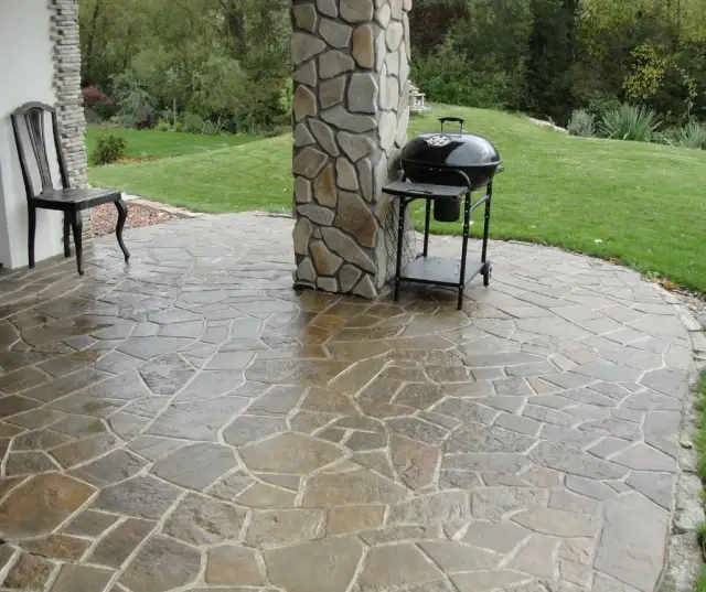 Jak zrobić taras z kamienia polnego – prosty sposób na piękną przestrzeń