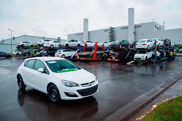 Czy giełda samochodowa w Gliwicach jest czynna w niedzielę? Sprawdź godziny otwarcia!