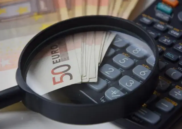 Jak obliczyć odsetki za zwłokę: Prosty wzór i przykłady