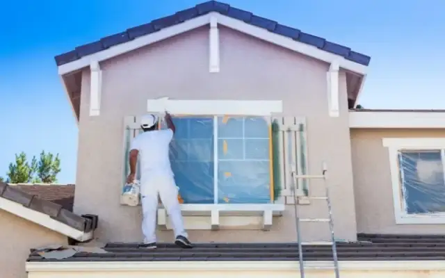 Ile kosztuje malowanie elewacji za m2? Poznaj ukryte koszty i czynniki