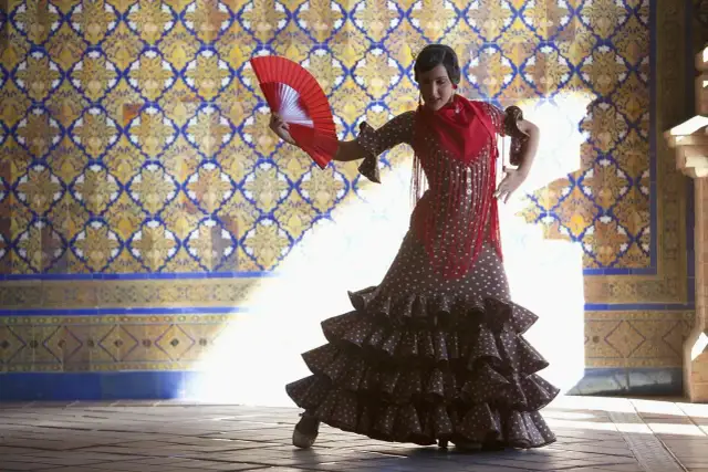 Jak hiszpański ubiór wpływa na taniec Flamenco i jego magię