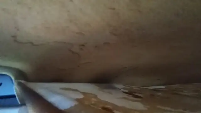 Jak naprawić podsufitkę w samochodzie i uniknąć kosztownych błędów