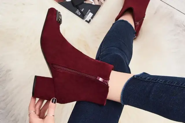 Bordowe botki stylizacje: jak stworzyć modne i stylowe outfity