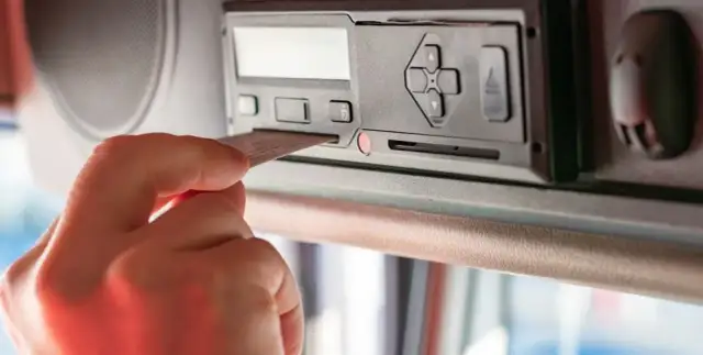 Czy można jeździć ciężarówką bez karty kierowcy? Poznaj zasady i ryzyko