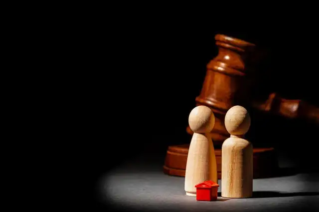 Czy sąd może zmusić do zniesienia współwłasności? Poznaj swoje prawa