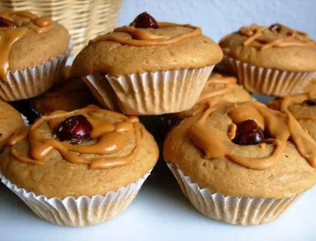 Dlaczego muffinki opadają i jak tego uniknąć – praktyczne porady dla idealnych wypieków