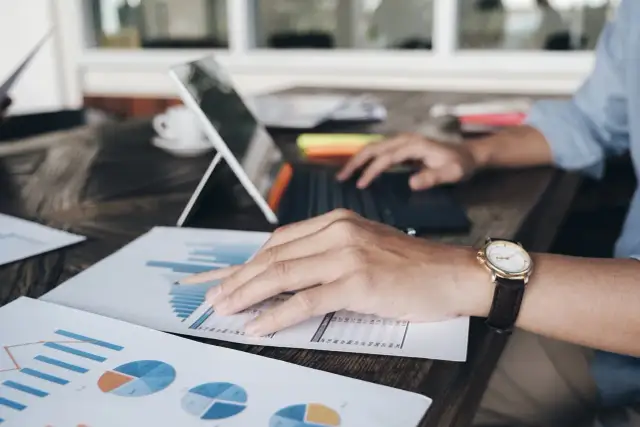 Ile trzeba zarabiać, żeby dostać kredyt na mieszkanie? Sprawdź wymagania