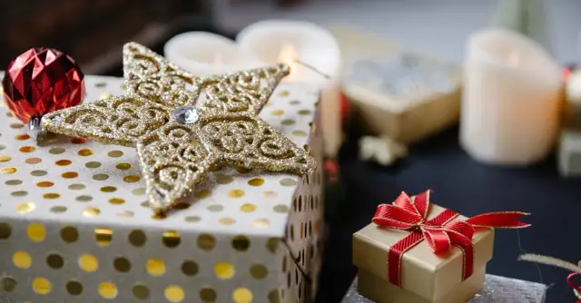 Życzenia bez okazji: Jak sprawić radość niespodziewanym gestem?