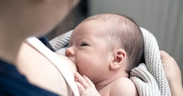 Kiedy pojawia się laktacja? Etapy, objawy i wsparcie dla młodych mam