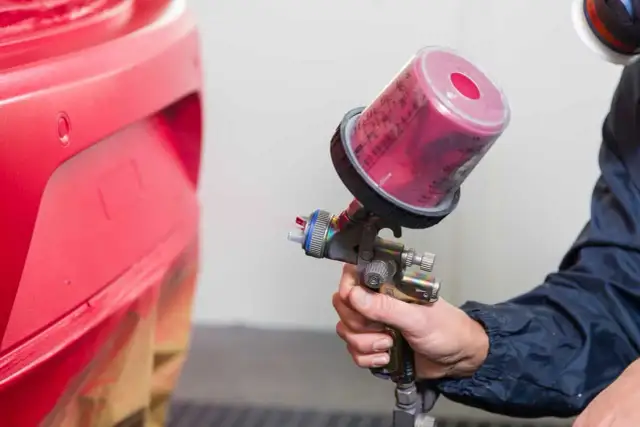 Ile kosztuje malowanie zderzaka? Sprawdź ceny i uniknij wysokich kosztów