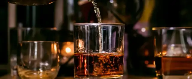 Jak obliczyć promile po 3 drinkach? Kluczowe czynniki wpływające