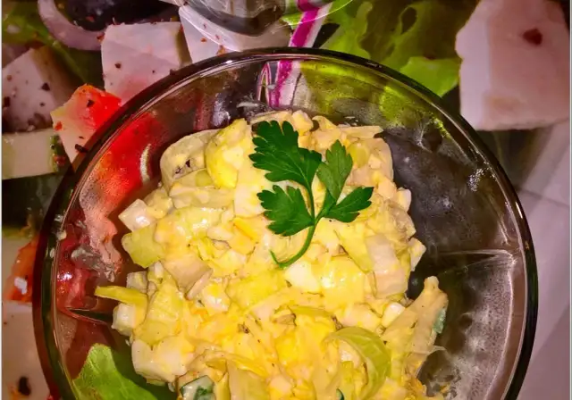 Która część pora jest idealna do pysznej sałatki? Prosty trik kulinarny