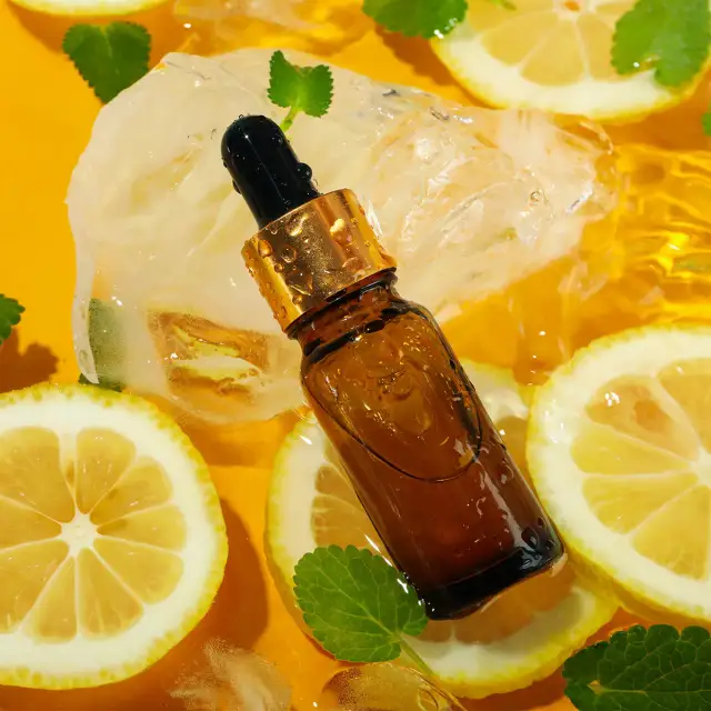 Czy codzienne stosowanie serum z witaminą C jest bezpieczne? Efekty i przeciwwskazania