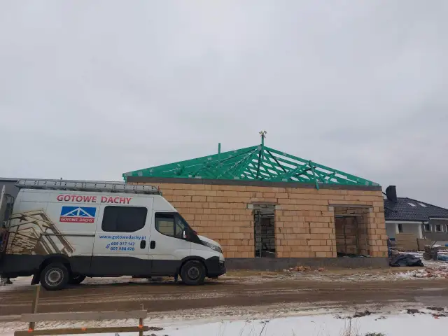 Wymiana dachu 100m2 koszt – ile naprawdę zapłacisz za nowy dach?