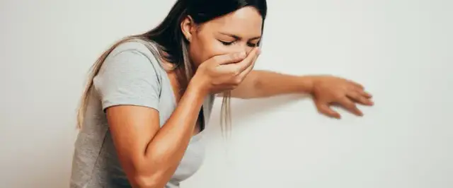 Skuteczne leki na wymioty i domowe sposoby – co naprawdę pomaga?