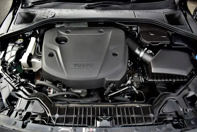 Volvo S60: jaki silnik wybrać? Porównanie, opinie i wady każdej jednostki
