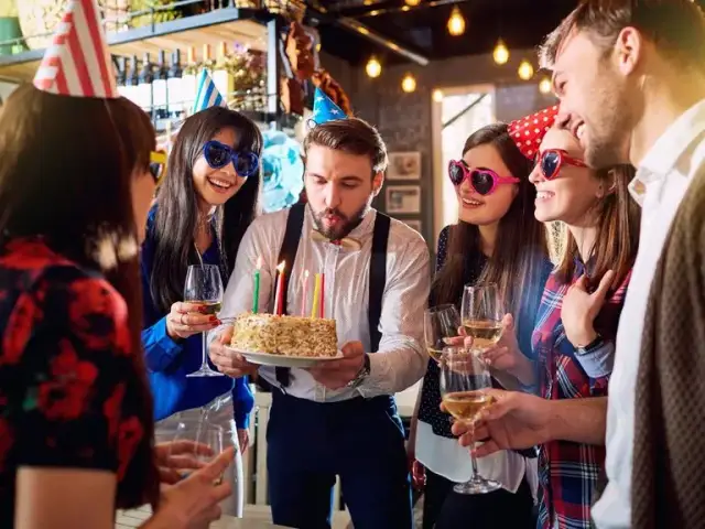 Jakie przekąski na urodziny w domu, które zaskoczą gości?