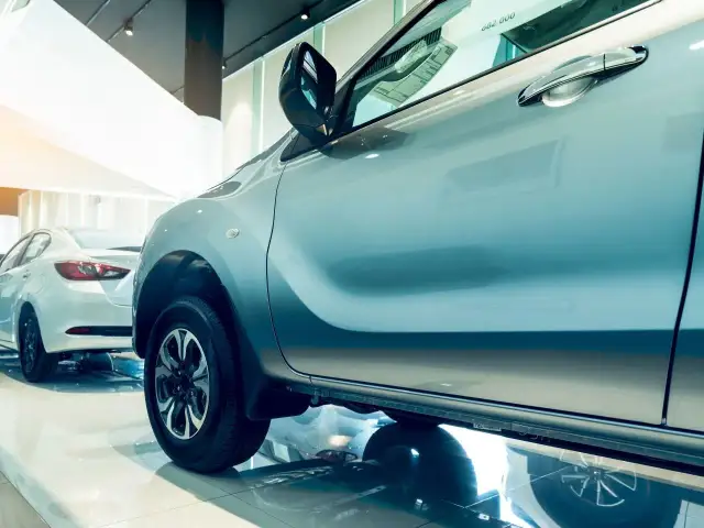 Jaki kolor felg wybrać, aby odmienić wygląd swojego auta?