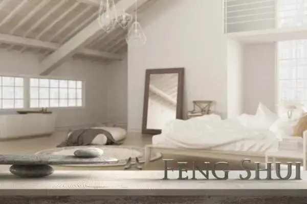 Czemu nie powinno się spać naprzeciwko lustra? Odkryj skutki tej praktyki