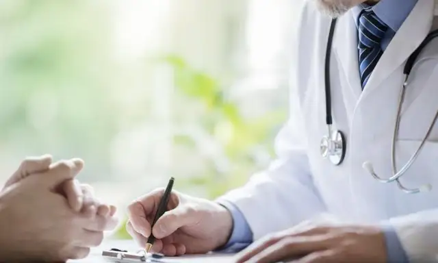 Kim jest lekarz internista i kiedy warto się do niego zgłosić? Obowiązki i schorzenia