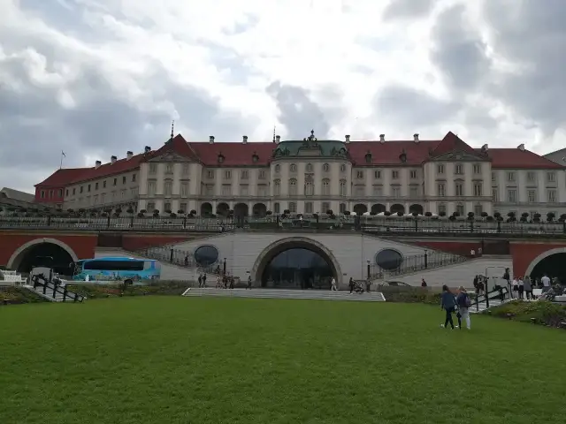 Zamek królewski w Warszawie zwiedzanie - co musisz wiedzieć przed wizytą