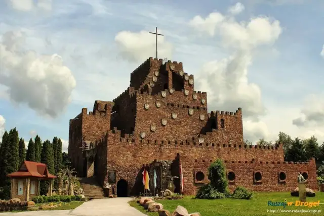 Sanktuarium w Kałkowie-Godowie: historia, pielgrzymki i praktyczne wskazówki dla odwiedzających