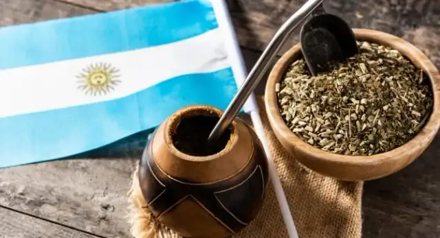 Tradycyjne asado argentyńskie: sekrety mistrzów grilla z pampasów