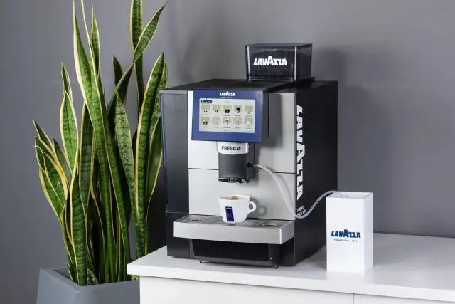 Wynajem ekspresu do kawy Warszawa - rozwiązanie dla biur, kawiarni i hoteli
